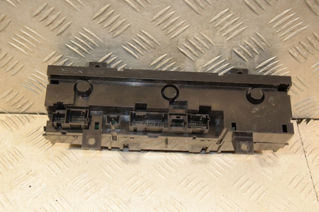 MERCEDES A9068302985 Блок управления кондиционером в наличии Днепр