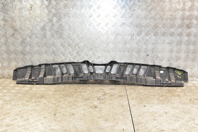 Кронштейн бампера заднего, центральный DQN500011 LAND ROVER