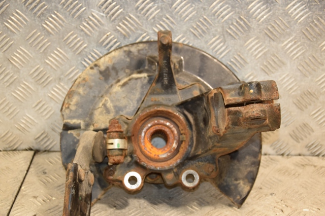 FORD DV613K171CAA Цапфа передняя левая в наличии Харьков