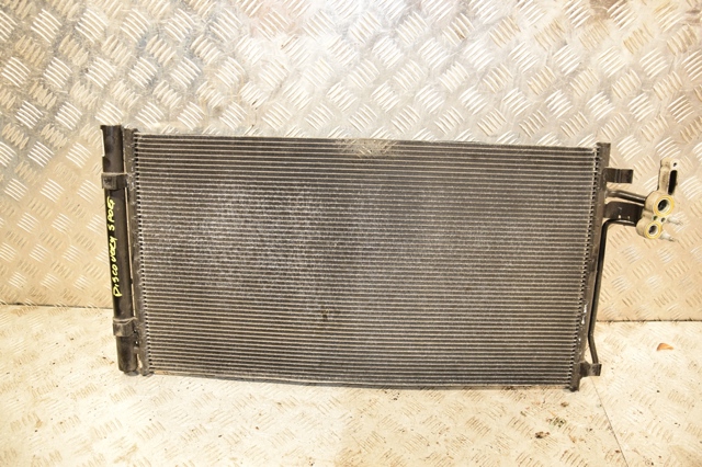 Радиатор охлаждения кондиционера GJ3219710AA LAND ROVER