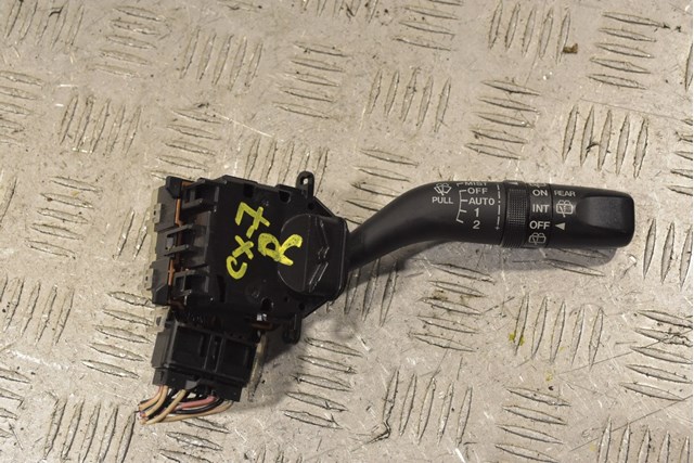 Переключатель подрулевой, правый GR1R66128A MAZDA