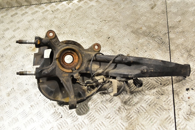 GS1D33021 MAZDA Цапфа (поворотный кулак) передний правый купить в Одесса