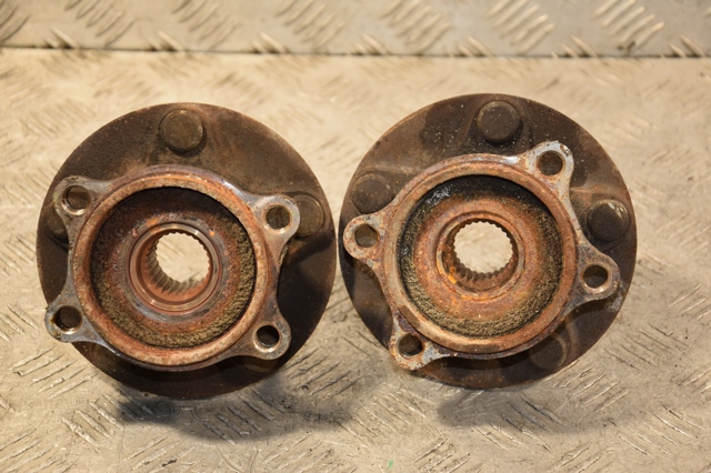 Ступицы задних колес KD352615XB MAZDA