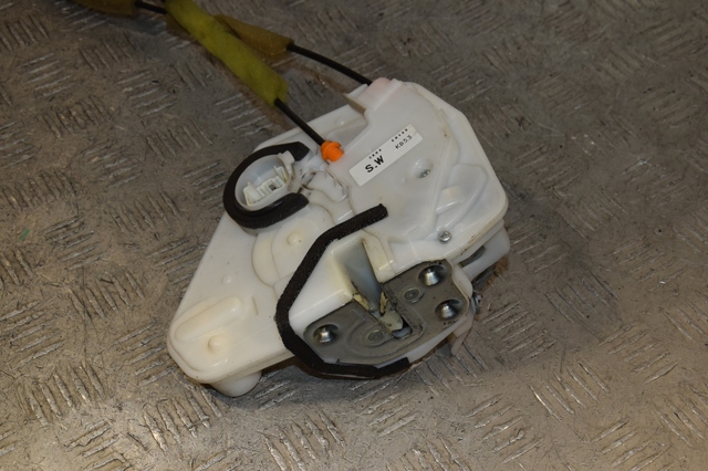 KD5359310 MAZDA Замок водительской двери купить в Черновцы