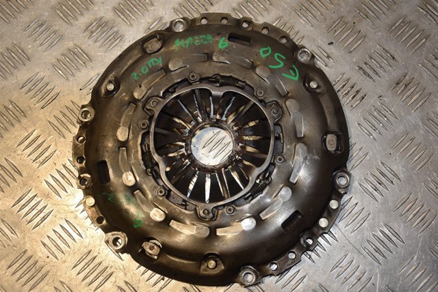 Лепестковая корзина сцепления L30416410 MAZDA