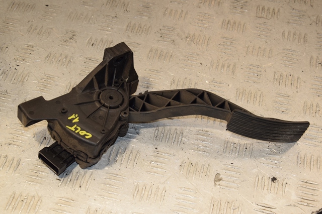 Педаль акселератора MN125792 MITSUBISHI