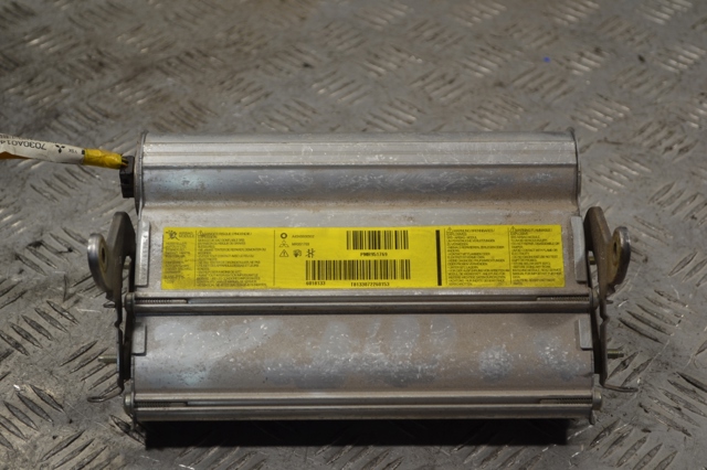 MR951769 MITSUBISHI Подушка безопасности пассажира купить в Львов