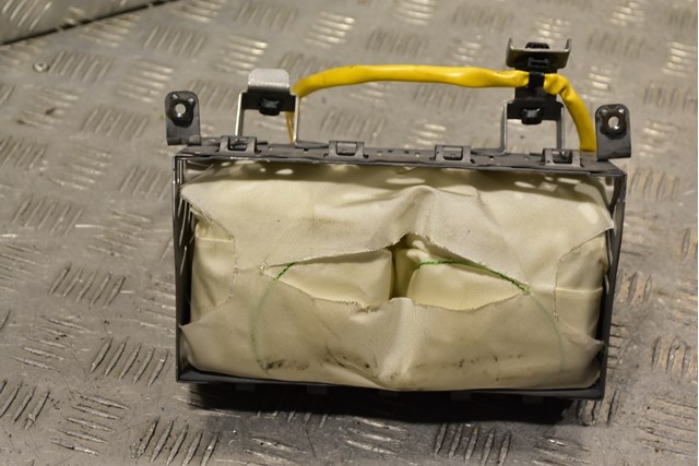 Подушка безопасности пассажир airbag в торпедо mitsubishi MR975124