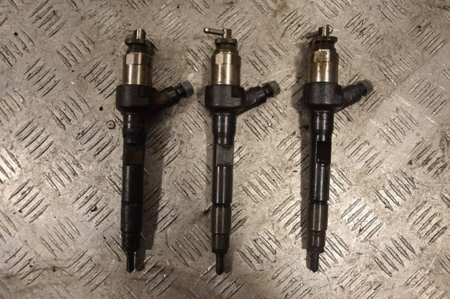 Форсунка дизельная в сборе R2AA13H50 MAZDA