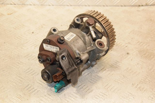 Насос топливный высокого давления R9042A070A RENAULT