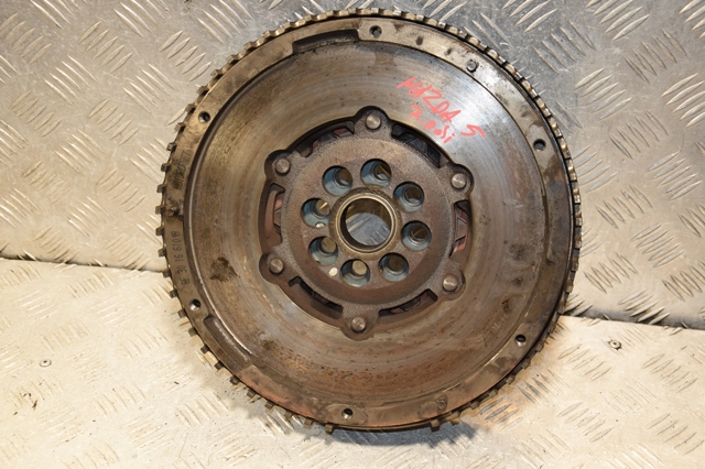 RF3016610A Mazda Маховик двигателя