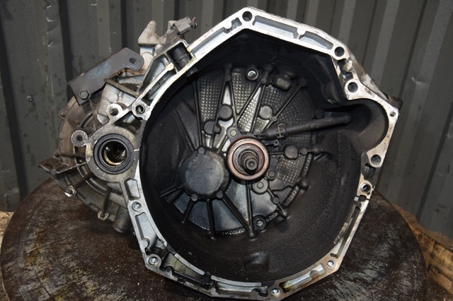 Ручная коробка передач Nissan Qashqai 1