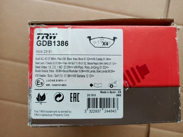 TRW GDB1386 Колодки тормозные передние дисковые в наличии Харьков