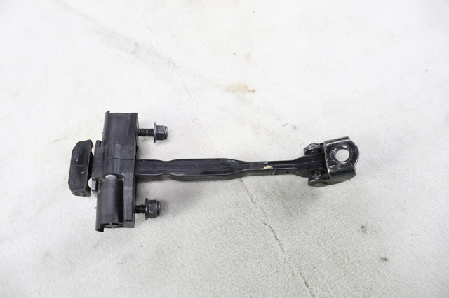 31457263 VOLVO Ограничитель открывания двери задний купить в Ирпень