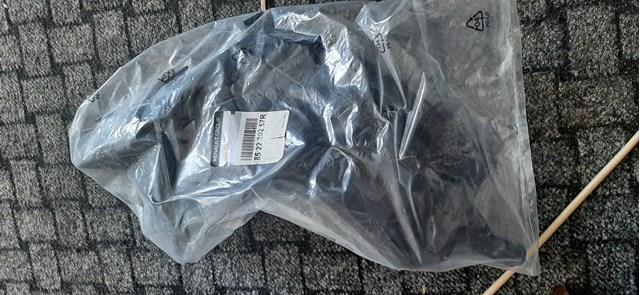 Правый кронштейн заднего бампера 852220257R RENAULT