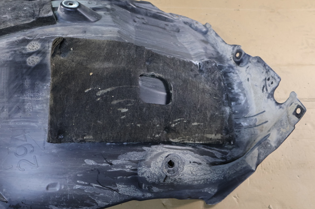 MERCEDES A2946806003 Подкрылок крыла переднего правый задний в наличии Ровно