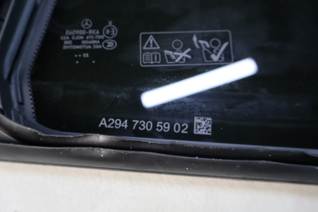 A2947305902 MERCEDES Стекло-форточка двери задней левой купить в Кривой Рог