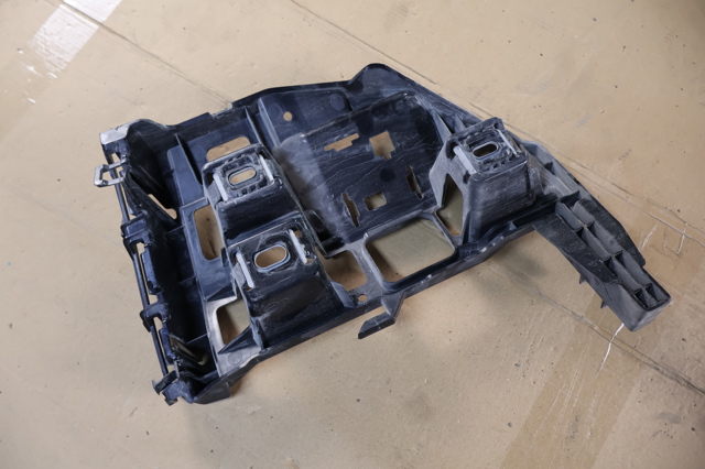 MERCEDES A2948803100 Кронштейн бампера заднего левый в наличии Черновцы