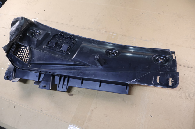 A2968307300 MERCEDES Водосток лобового стекла, жабо купить в Чернигов