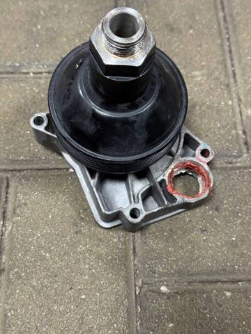 Водяной насос 11510393730 BMW
