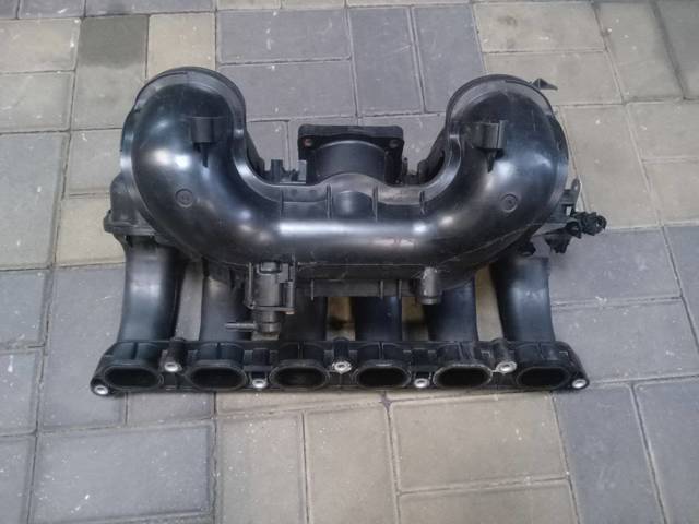 Впускной коллектор 11617559523 BMW