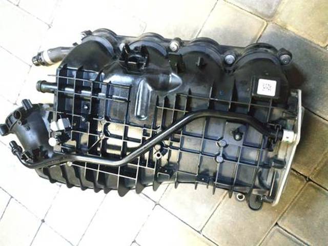 Впускной коллектор 11618603914 BMW