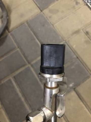 Датчик давления топлива 13537620946 BMW