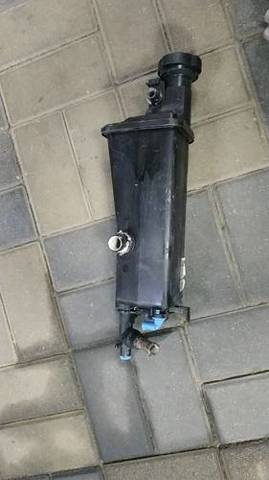 Бачок радиатора 17117573781 BMW
