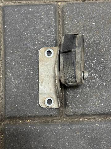 Подушки глушителя 18208513515 BMW
