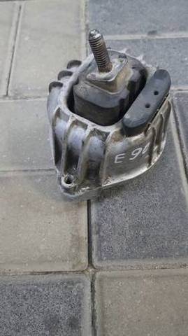 Опора двигателя 22116768800 BMW
