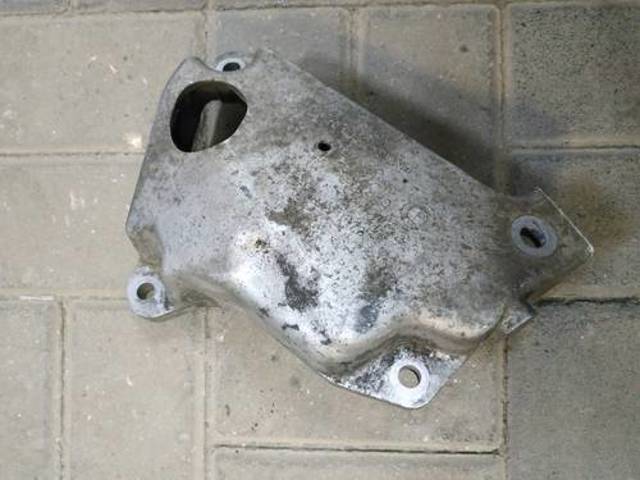 Кронштейн подушки (опоры) двигателя, левой 22116781241 BMW