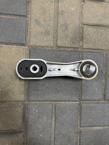 Подушка (опора) двигателя, левая задняя 22116885788 BMW