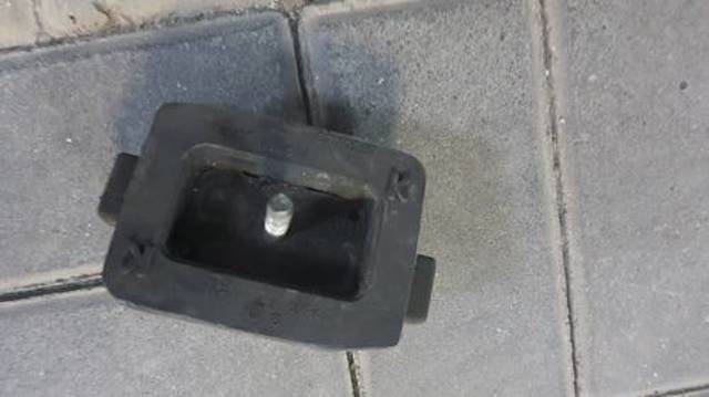 Подушка коробки передач 22316770289 BMW