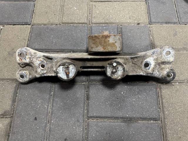 22321092477 BMW Балка крепления коробки передач купить в Киев