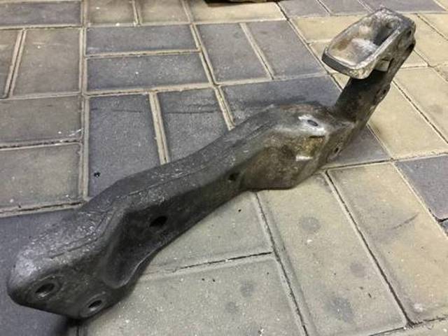 22326777615 BMW Балка крепления коробки передач купить в Ужгород