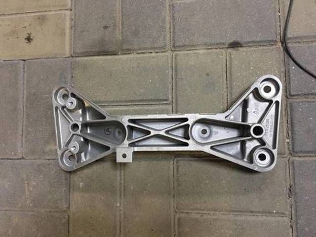 Крепление коробки передач 22326796605 BMW