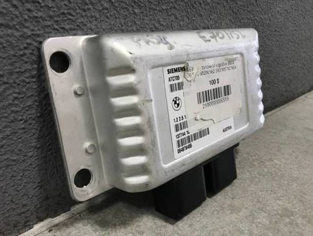 Блок управления раздаточной коробкой 27607606629 BMW