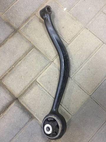 Рычаг передний нижний левый 31106787673 BMW
