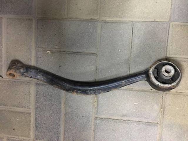 Передний нижний рычаг 31106787674 BMW