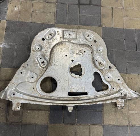 Защита двигателя задняя 31116777727 BMW