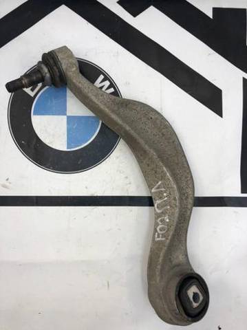 Рычаг передней подвески нижний левый 31126777729 BMW