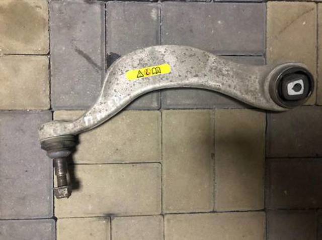 Передний нижний рычаг 31126777730 BMW