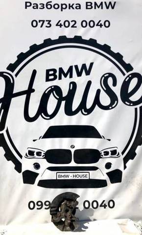 Цапфа передняя правая 31211092080 BMW