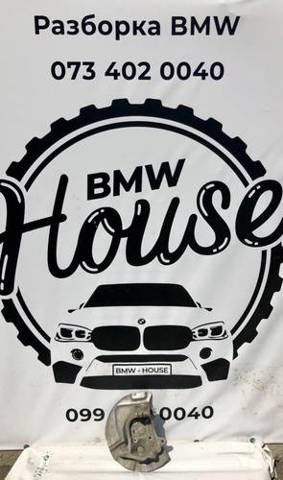 Цапфа (поворотный кулак) передний правый 31216760954 BMW