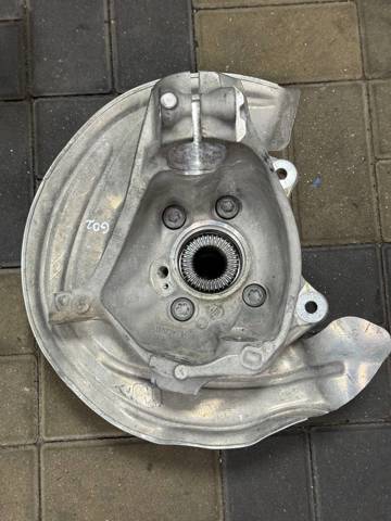 Цапфа поворотного кулака 31216882598 BMW