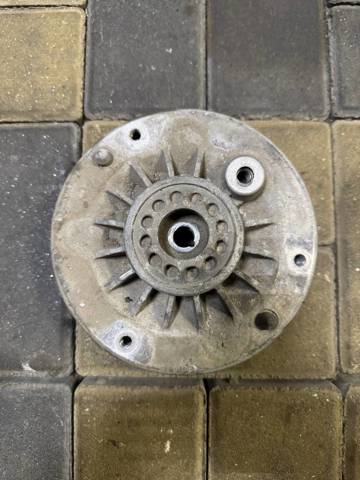 Подушка амортизатора переднего 31306852158 BMW