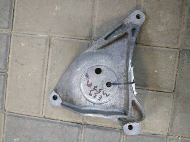 Подушка амортизатора переднего 31336752735 BMW