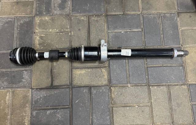 Полуось передняя, правая 31608661690 BMW