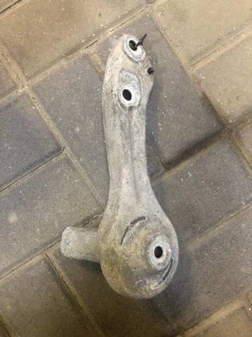 Кронштейн задней балки 33326766054 BMW