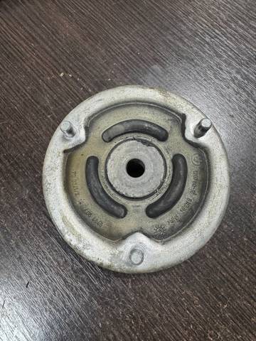 Опора заднего амортизатора 33526779611 BMW